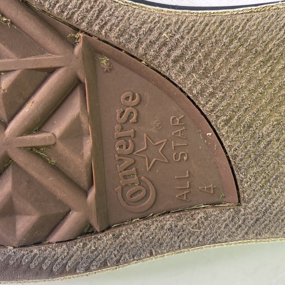 RARE Converse low tops size women’s 6 olive green - Picture 11 of 11